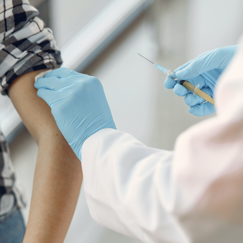 Moderna COVID vaccine arrives in Canberra