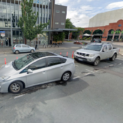 Braddon businesses concerned over Greens proposal to end street parking