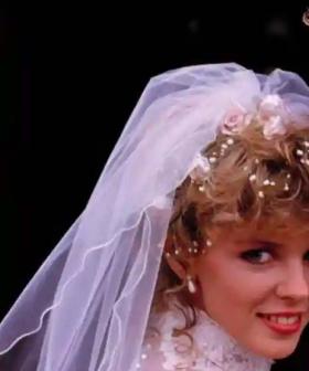 Kylie Minogue and Jason Donovan spotted on the Neighbours set!