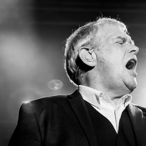 John Farnham Undergoing Cancer Surgery