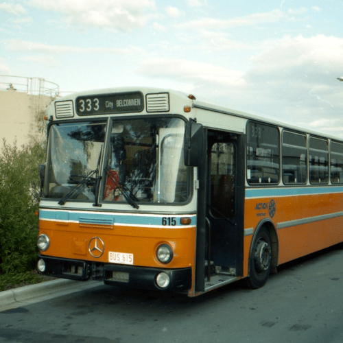 Remembering Canberra's first 'bendy' bus