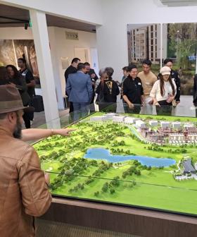 WHO MAKES THOSE COOL REAL ESTATE DISPLAY MODELS?